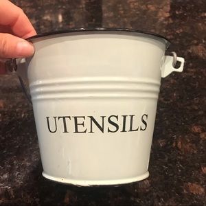 SUPER CUTE UTENSILS HOLDER